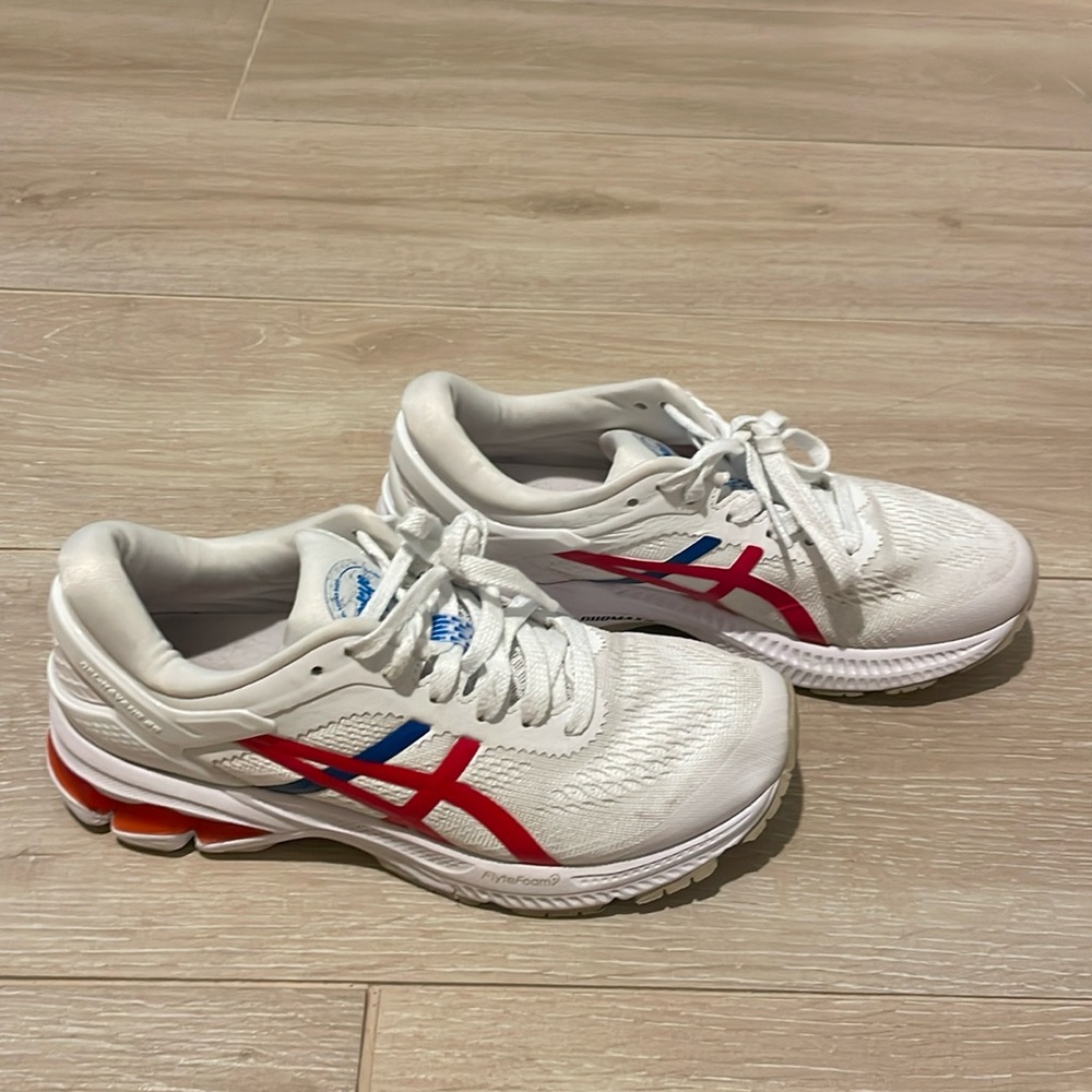 Asics Women’s Size 7.5 Gel-Kayano 26 Running Shoes, White/Classic Red